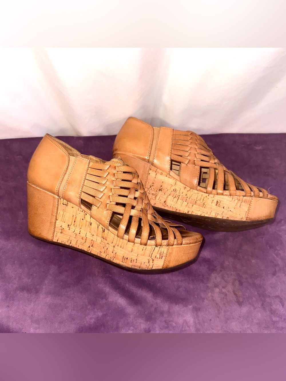 Chocolat Blu Size 8 Woven Cork Wedge Sandals Tan 2.5” Heels